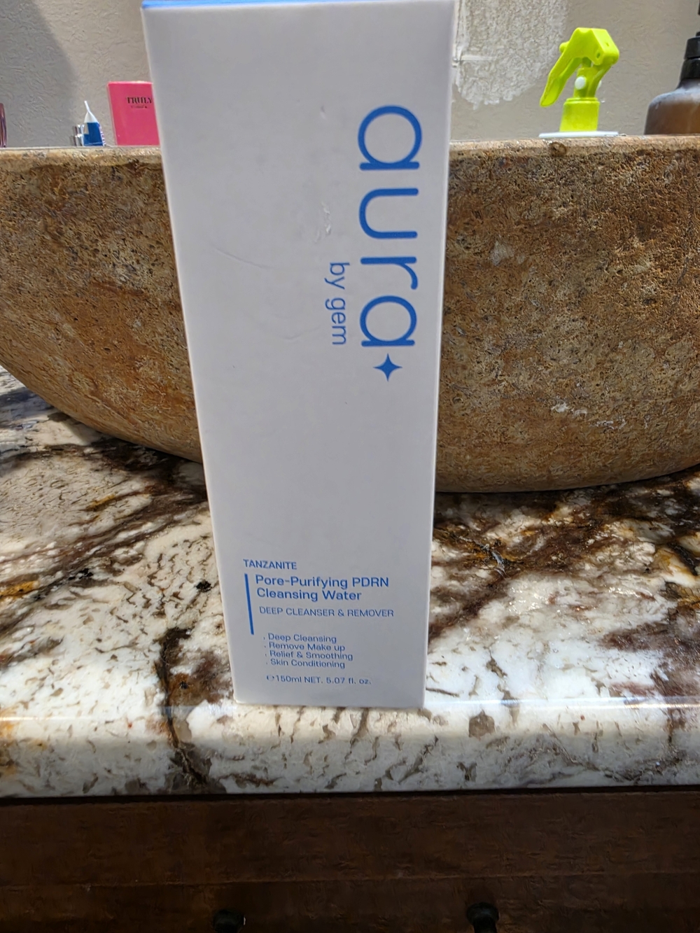 Aura Tanzanite Pore-Purifying PDRN Cleansing Water — White/Blue